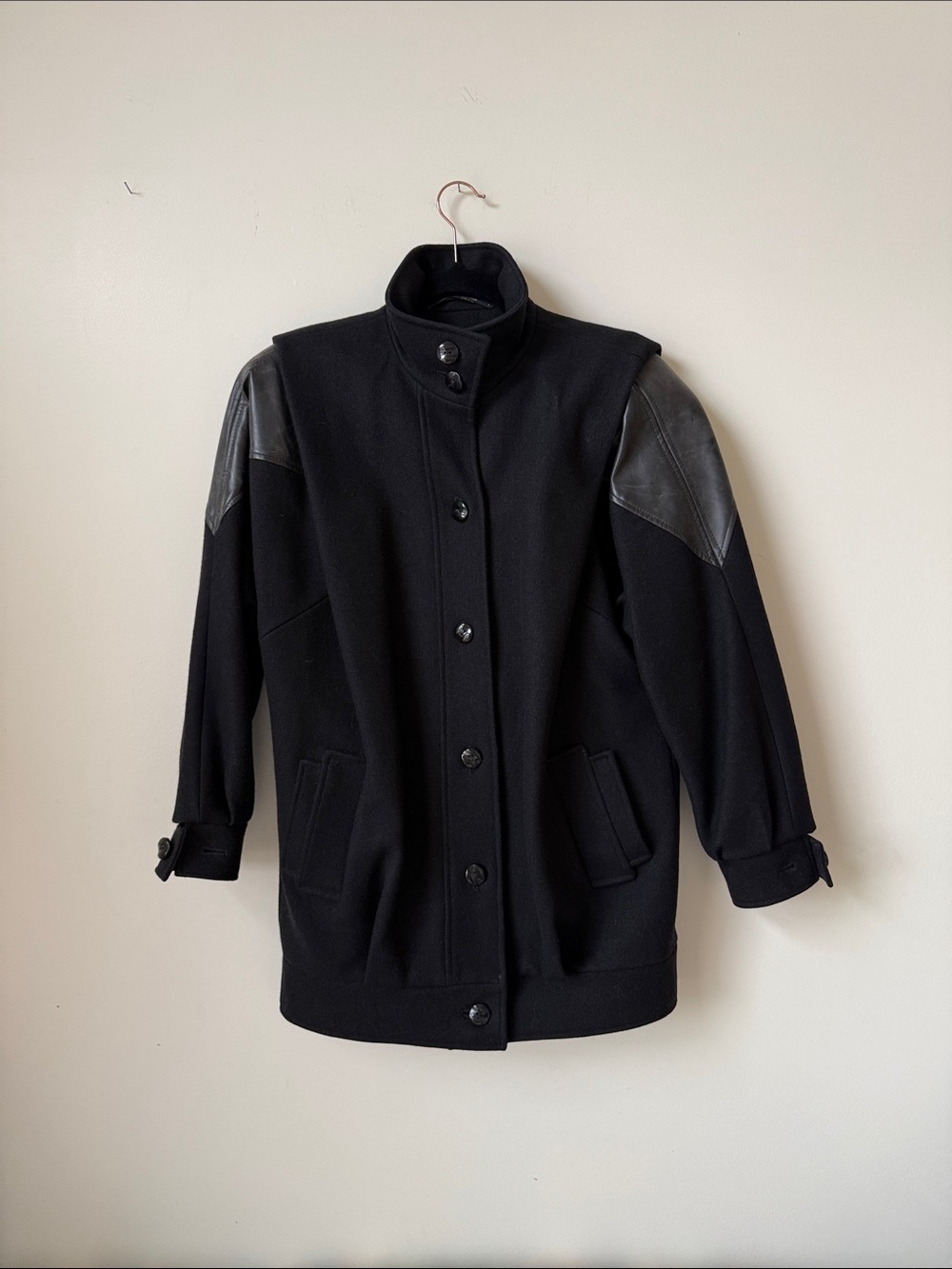 VINTAGE Collection Elegante wool coat with leather accent shoulders cocoon